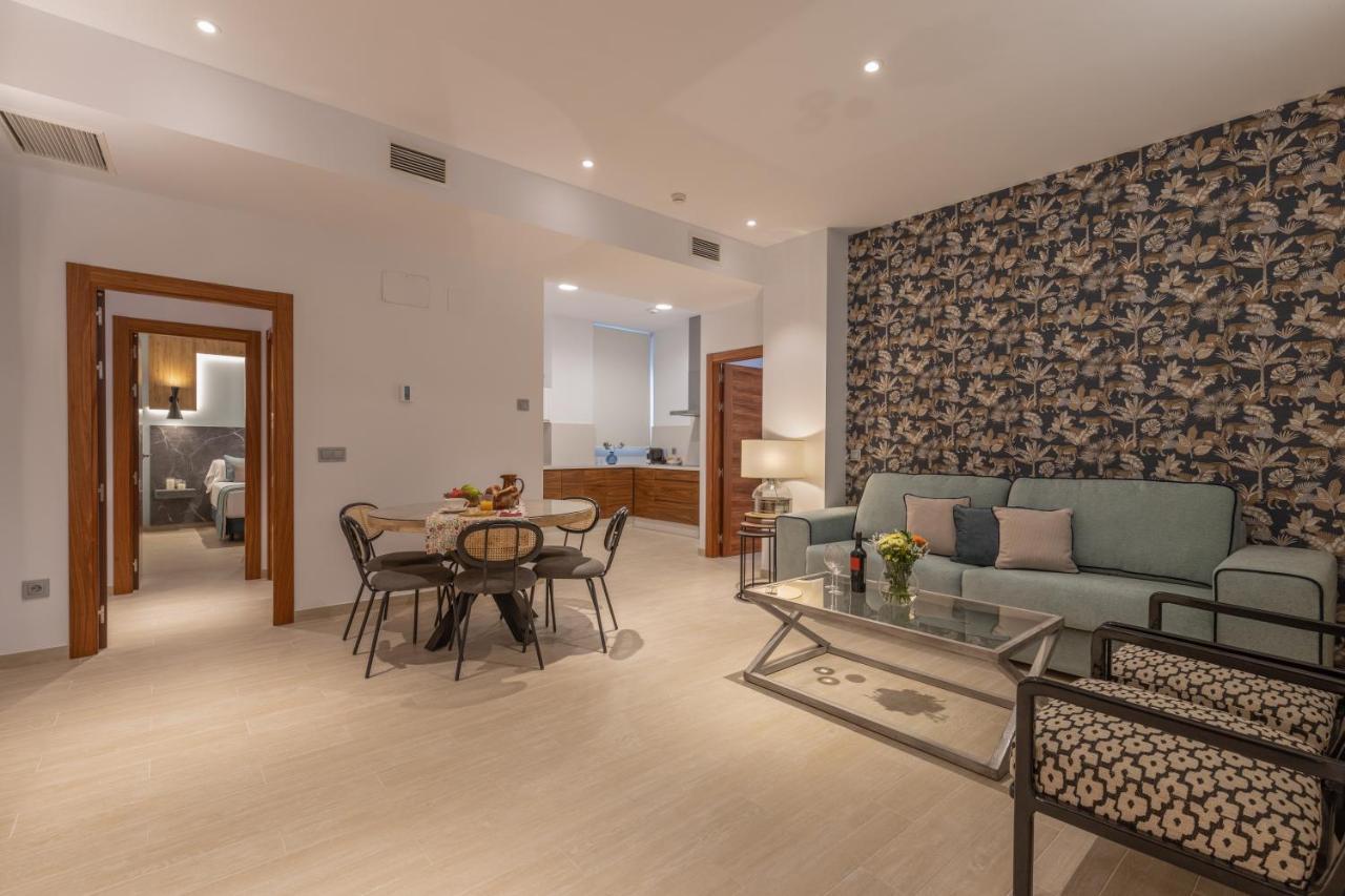 2 Bedroom Apartment 2 Bathrooms