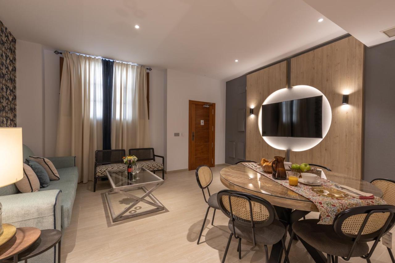 2 Bedroom Apartment 2 Bathrooms